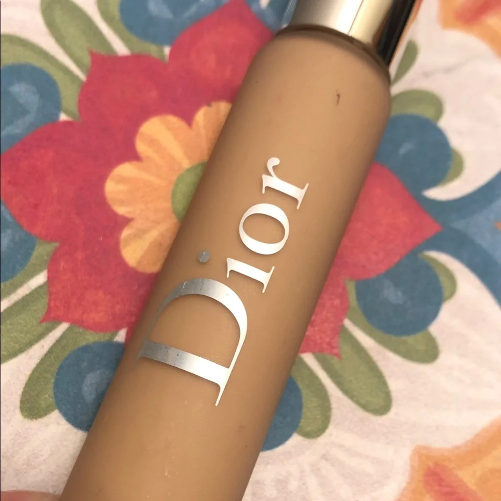 Dior Kulfi Tower 28 Concealer and Neutral Beige Cream Concealers